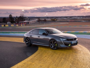 Peugeot 508 Sport Engineered w rękach kierowc&oacute;w zespołu Peugeota